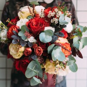 Roses (mixed bouquet with eucalyptus leaves)